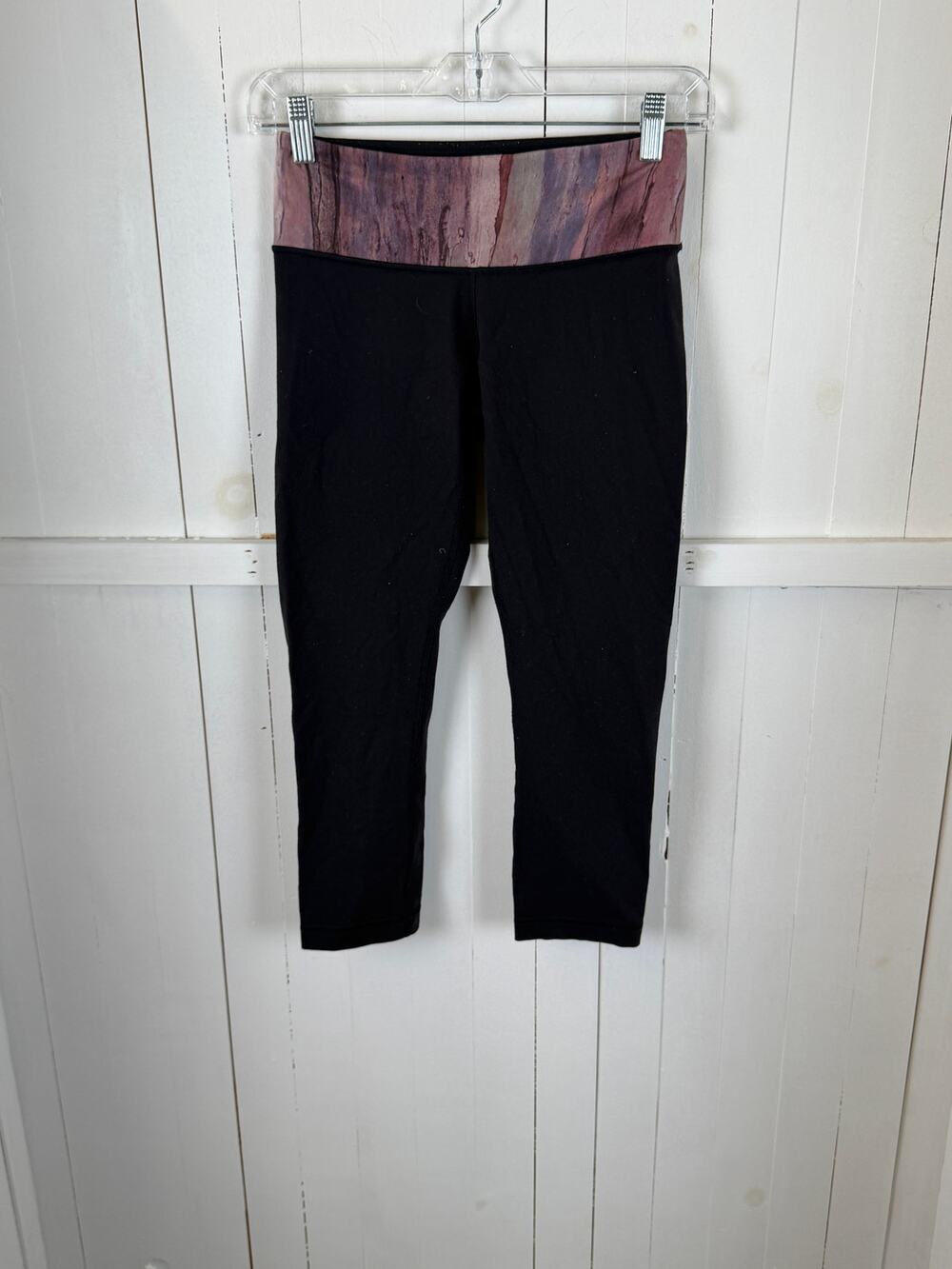 Lululemon Black Pink Capri Leggings Size 4 Nylon Excellent